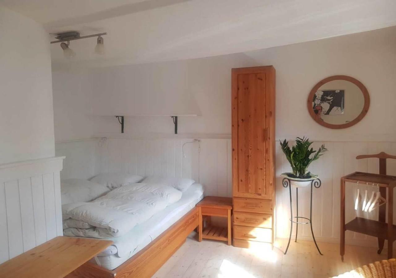 Aeltestes Haus In Quentel - Ferienwohnung 1 Mit Kleinem Garten Lichtenau Kültér fotó